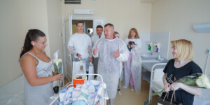 В Могилеве поздравили женщин, родивших в День Независимости Республики Беларусь. Фото