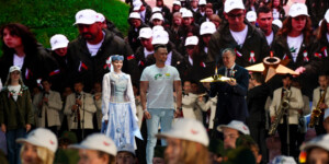 «Огонь памяти» молодежь проекта «Дорогами памяти и славы» передала председателю Могилевского облисполкома