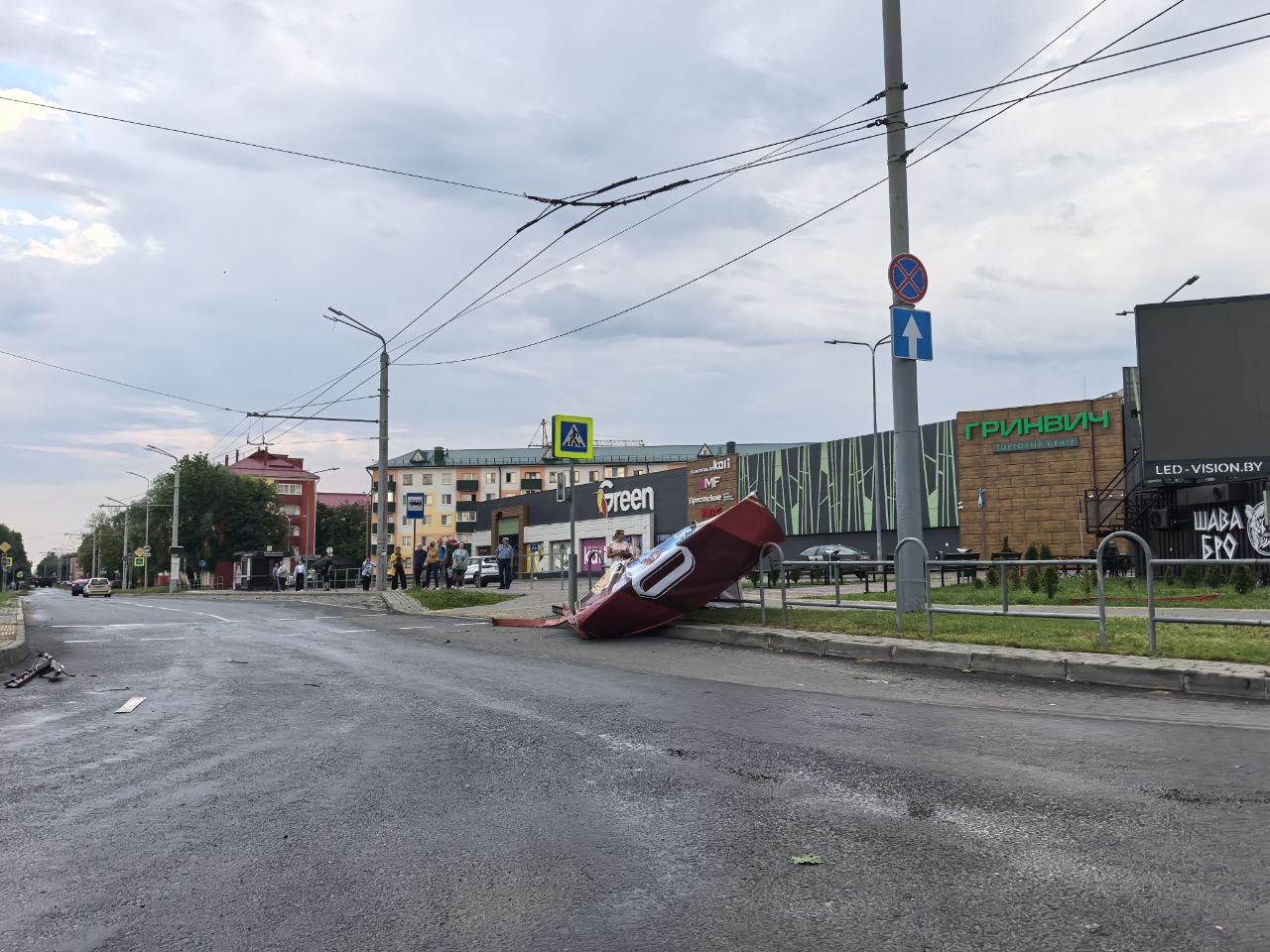 Из-за грозы и сильного ветра в Могилеве и районе нарушено электроснабжение