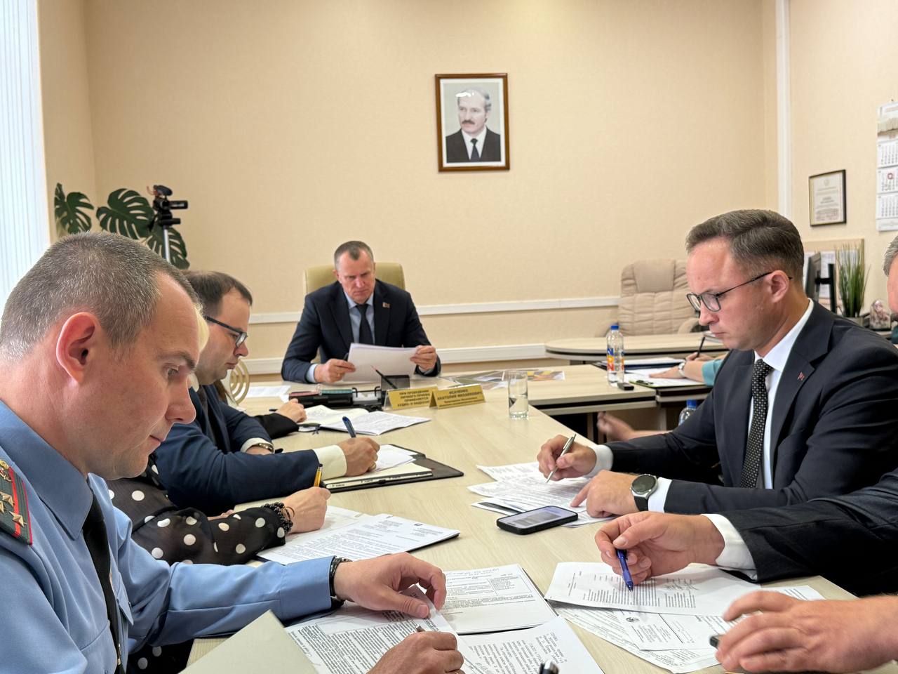 Проблемы жителей на личном контроле Анатолия Исаченко: итоги приема граждан