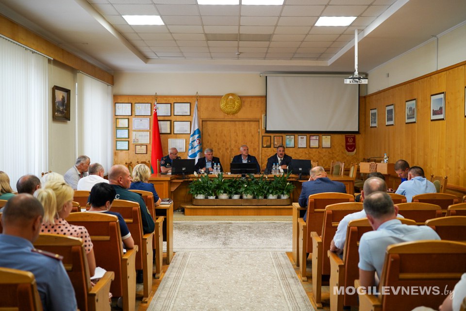 В Могилевском горисполкоме прошло очередное заседание комиссии по чрезвычайным ситуациям