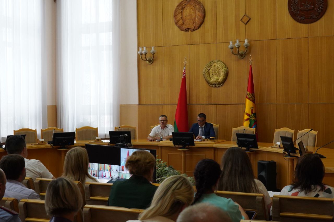 В облисполкоме прошел инструктивно-методический семинар с членами информационно-пропагандистских групп. Фото