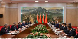 Лукашенко и Си Цзиньпин провели встречу в Тяньцзине