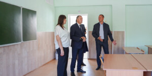 В преддверии нового учебного года Анатолий Исаченко посетил Вишовскую среднюю школу