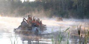 Оглушительные взрывы, невидимый противник и борьба со своими страхами: журналист «МВ» на учении «Военкор-2025»