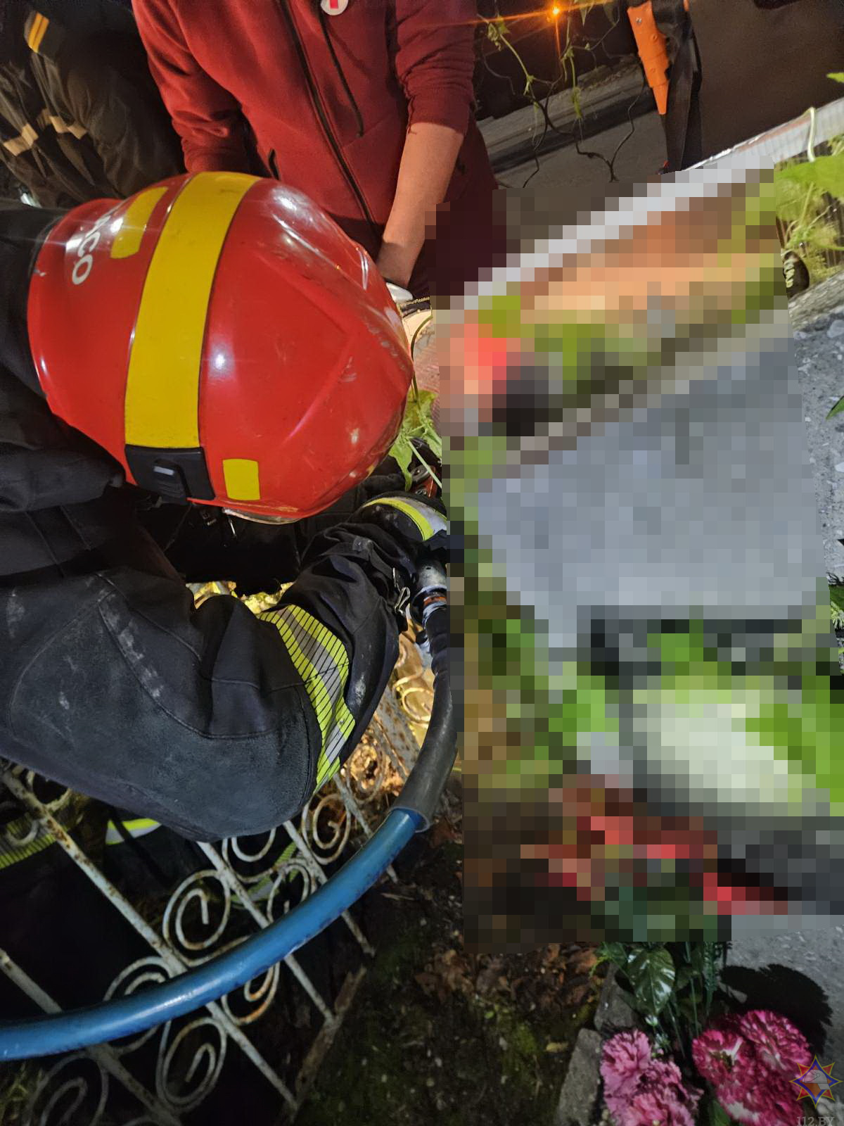 В Могилеве мужчина получил травму, перепрыгивая через ограду на кладбище