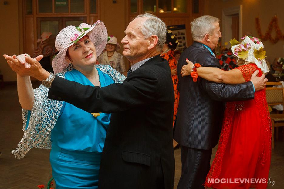 В Могилевской области женщин в возрасте старше 65 лет проживает в два раза больше, чем мужчин