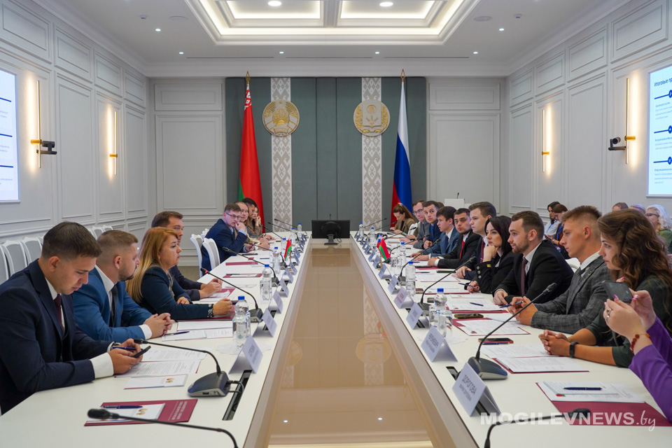 Заседание Молодежной палаты при Парламентском Собрании Союза Беларуси и России прошло в Могилевском облисполкоме. Фото