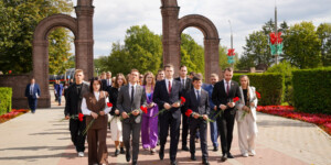 Участники Молодежного форума Союзного государства посетили Буйничское поле. Фото