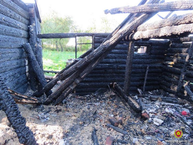 Пьяные посиделки сельчан в Шкловском районе закончились пожаром