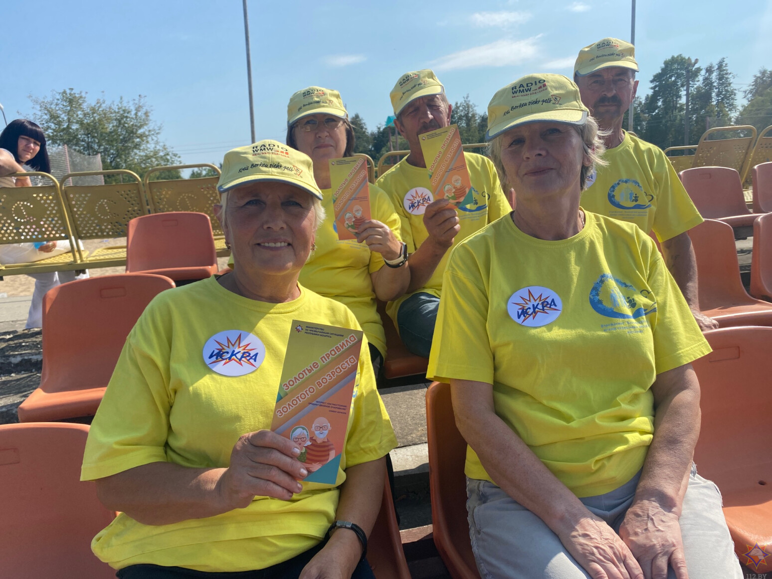 Кировские спасатели участвовали в спортивном празднике для пенсионеров