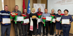 И комбайнеры, и повара: в Могилеве наградили работников образования за помощь в уборочной. Фото