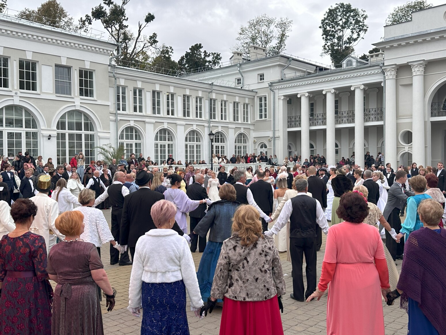 Бал, рыцари и музыка: Жиличи приняли «Вераснёўскі фэст»