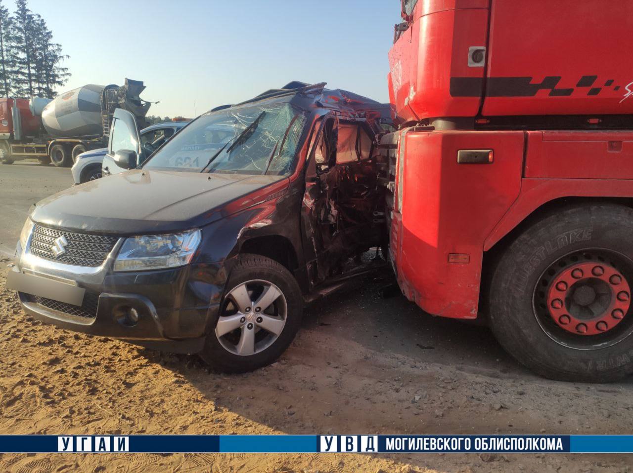 В Могилевском районе столкнулись легковушка и грузовик