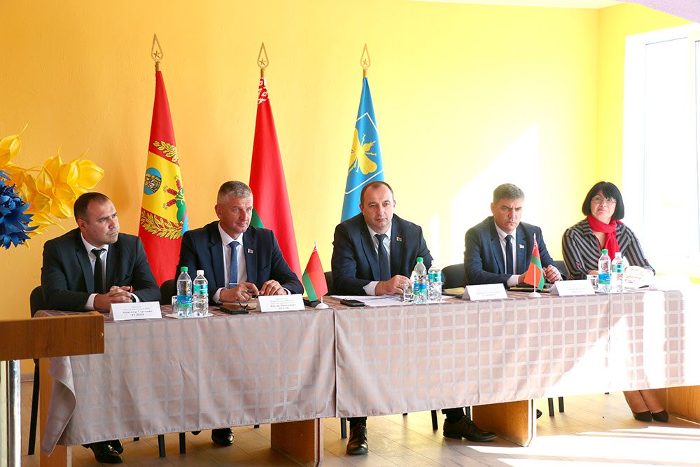 О благополучии, дисциплине и суверенитете: Сергей Савицкий встретился с работниками Климовичского КХП