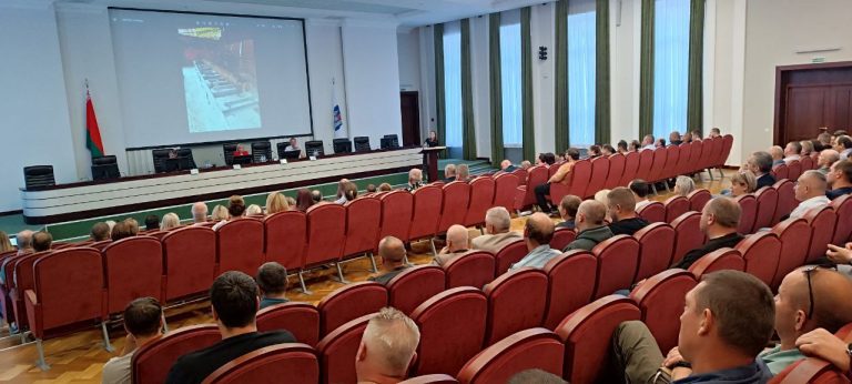 В Могилеве обсудили охрану труда: более 100 специалистов приняли участие в семинаре