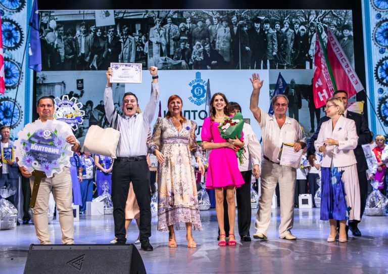 Династия Колтович с «Могилевлифтмаша» победила в республиканском конкурсе «Трудовая династия — 2025»