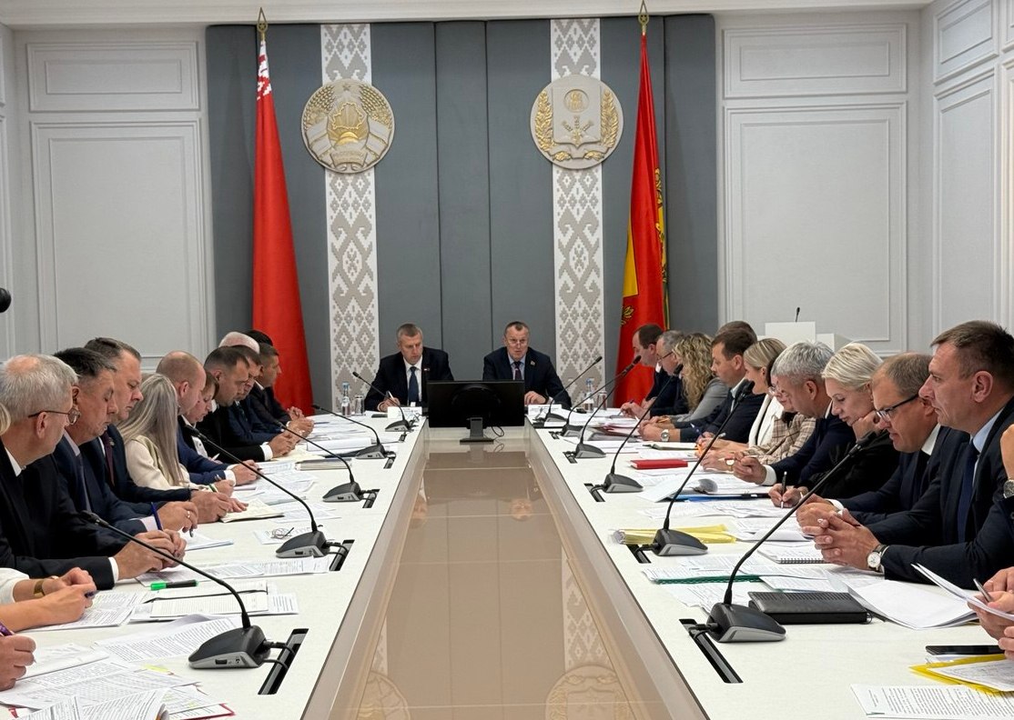 В Могилевском облисполкоме обсудили итоги работы аграрного сектора под управлением промышленных предприятий