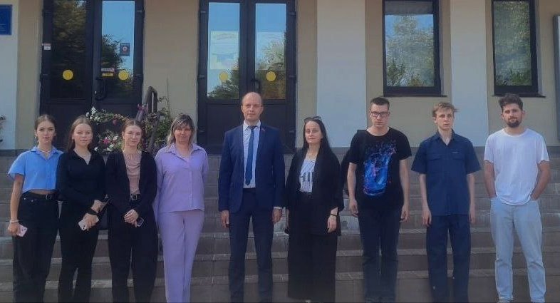 Работники ЖКХ Могилевщины посещают премьерный показ фильма «Наши символы»