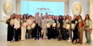 Профсоюзный проект «Шлях Адзінства» объединил молодежь и ветеранов организаций ЖКХ Могилевщины. Фото