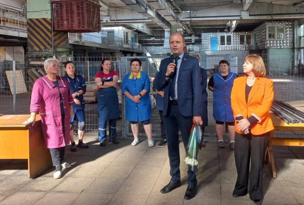 Праздничные мероприятия, приуроченные ко Дню народного единства, проходят на предприятиях Могилева