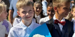 Яркое начало учебного года: праздничная линейка прошла в средней школе №33 г. Могилева