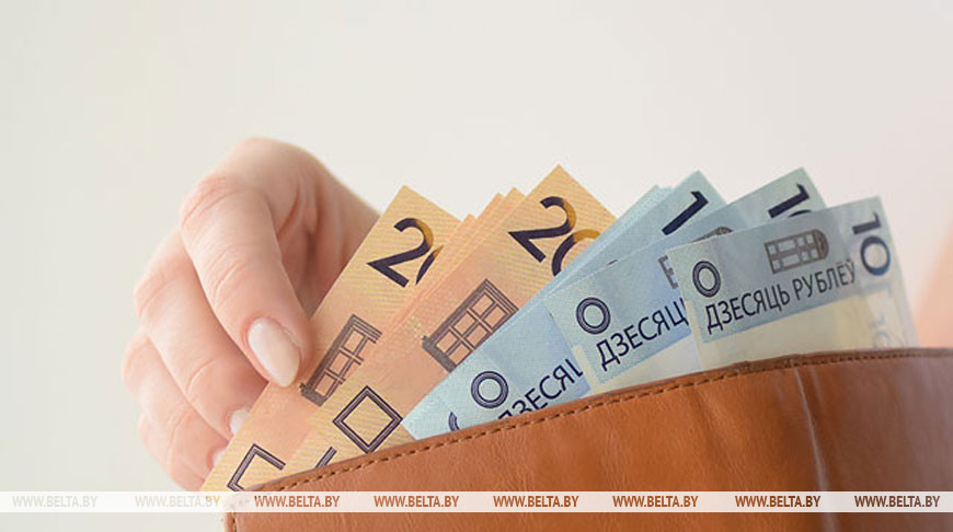 Новый указ о пенсиях: работающие госслужащие получат выплаты в полном объеме