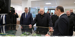 Лукашенко поручил по-хозяйски развивать территории заповедников и осмотрел «деревню будущего»