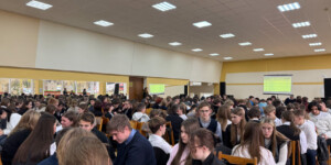 Более 200 юных эрудитов собрал чемпионат области по интеллектуальным играм. Фото