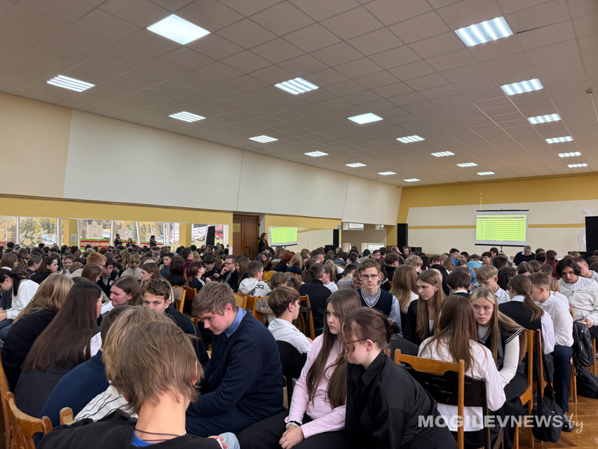 Более 200 юных эрудитов собрал чемпионат области по интеллектуальным играм. Фото