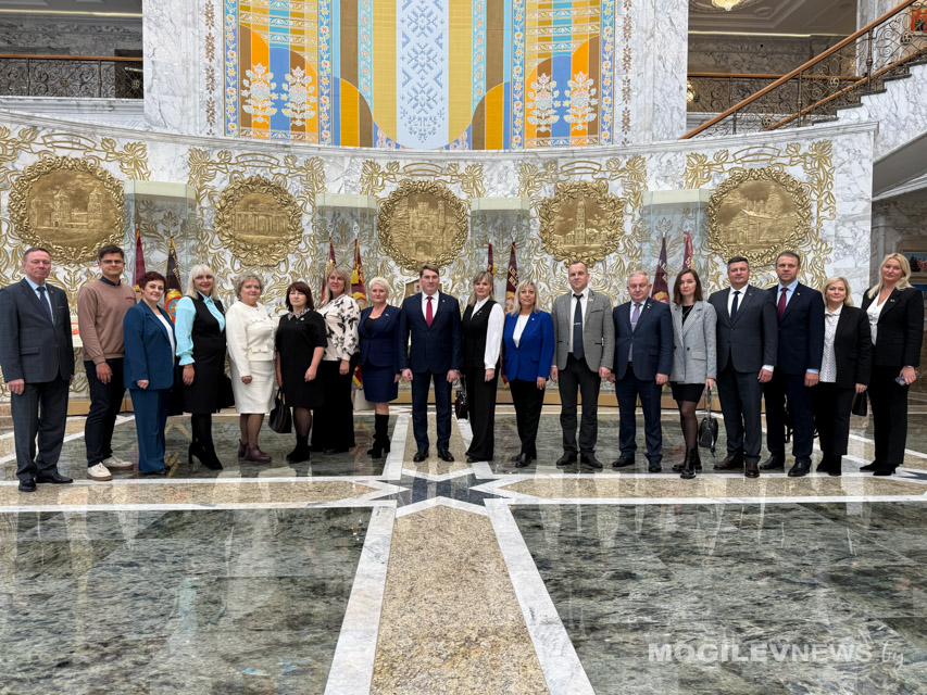 Делегация Могилевской областной организации РОО «Белая Русь» посетила Дворец Независимости. Фото