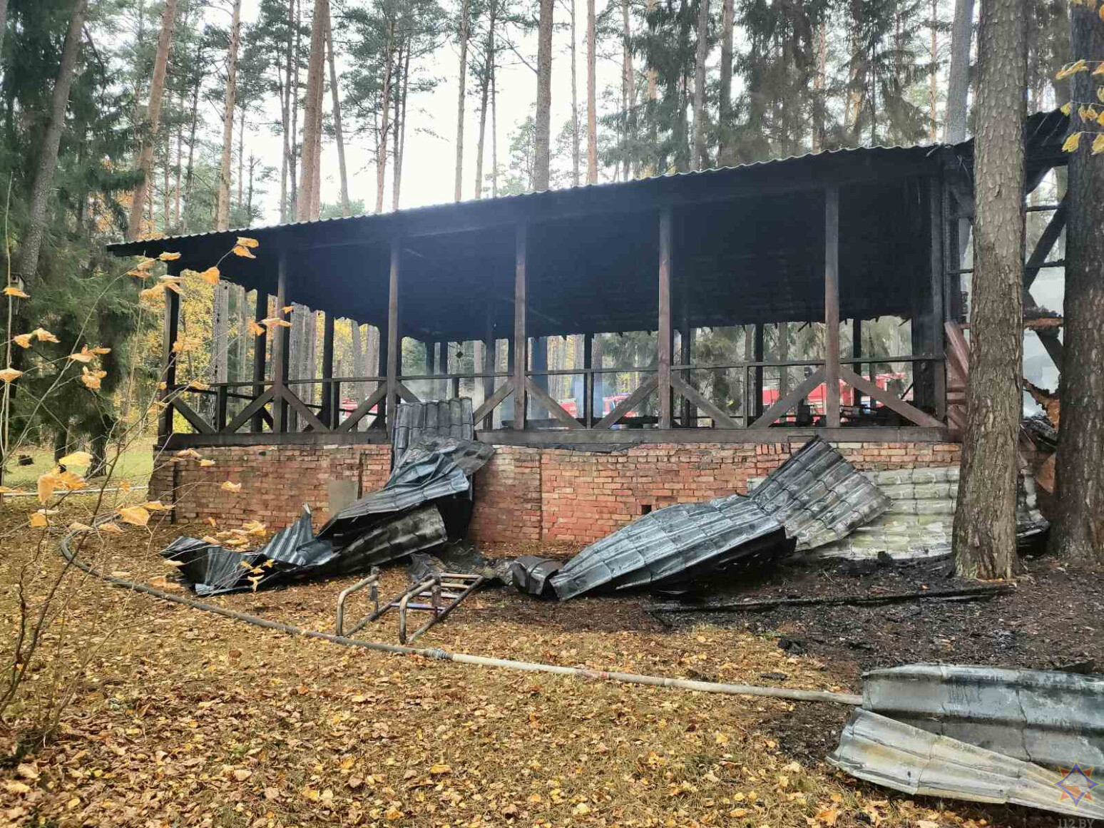 В Кировском районе пожар уничтожил здание пищеблока на базе отдыха «Чигиринка»