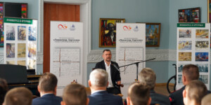 Свидетельства стойкости: в Художественном музее им. П.В. Масленикова открылась выставка «Ленинград. Карточки»