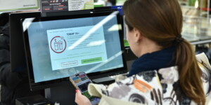 «Евроторг» первым в Беларуси запускает цифровую систему проверки возраста покупателей