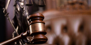 Мошенник из интернета обманывал родственников осужденных, обещая помощь