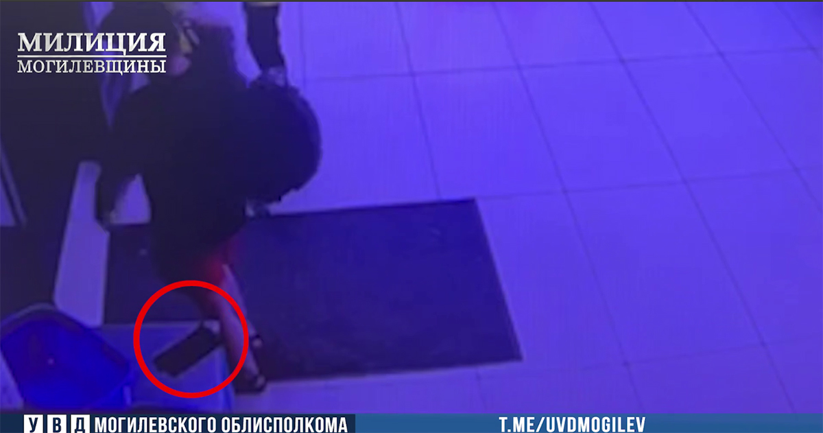 В Бобруйске мужчина украл забытую в магазине крупную сумму денег