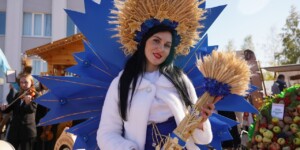 Живая история и народные гулянья: как встречают гостей подворья на «Дажынках-2025». Фото