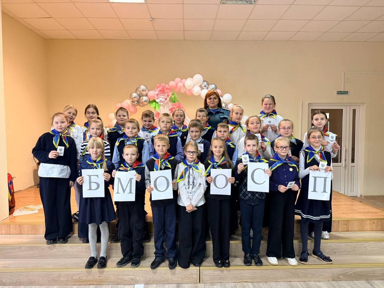 В Кадино школьники обсудили безопасность с сотрудниками МЧС