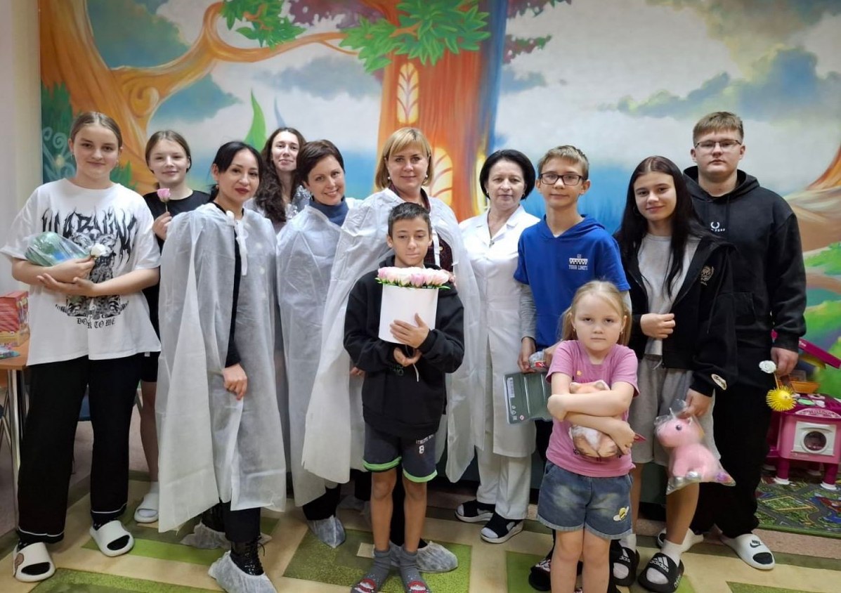 Благотворительную акцию провели работники главного управления ЖКХ Могоблисполкома в областной детской больнице