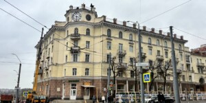 Посмотрели, как идет капремонт дома № 12 на улице Первомайской