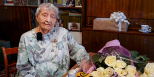 Жительница Могилева Маргарита Икусова принимала поздравления по случаю 100-летнего юбилея. Фото