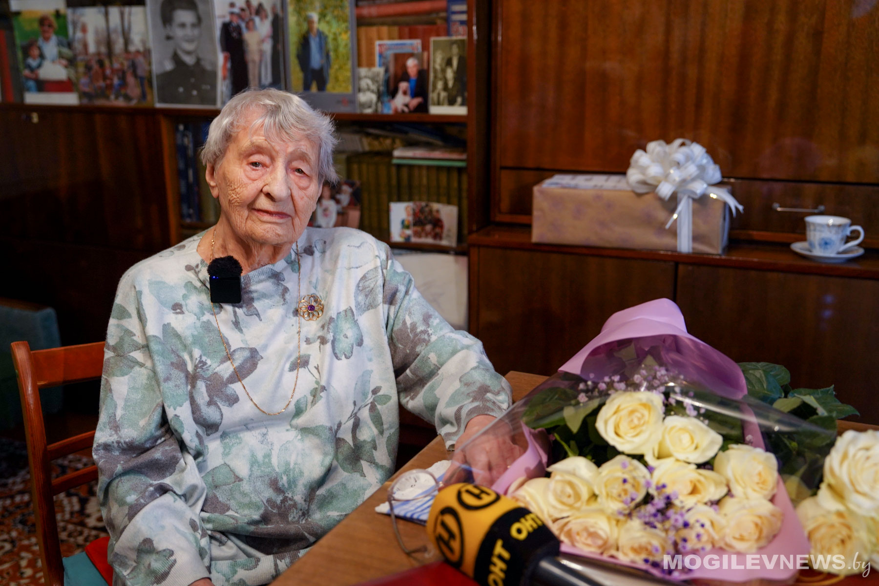 Жительница Могилева Маргарита Икусова принимала поздравления по случаю 100-летнего юбилея. Фото