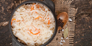 Как йогурт и квашеные яблоки могут изменить ваше настроение