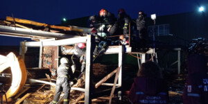 В Бобруйске спасатели освободили женщину, руку которой зажало в транспортерной ленте