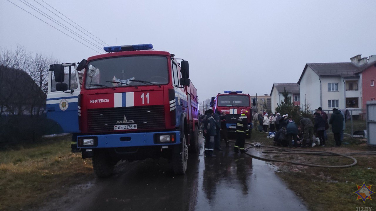 В Горецком районе сосед вынес из горящего дома двоих малышей