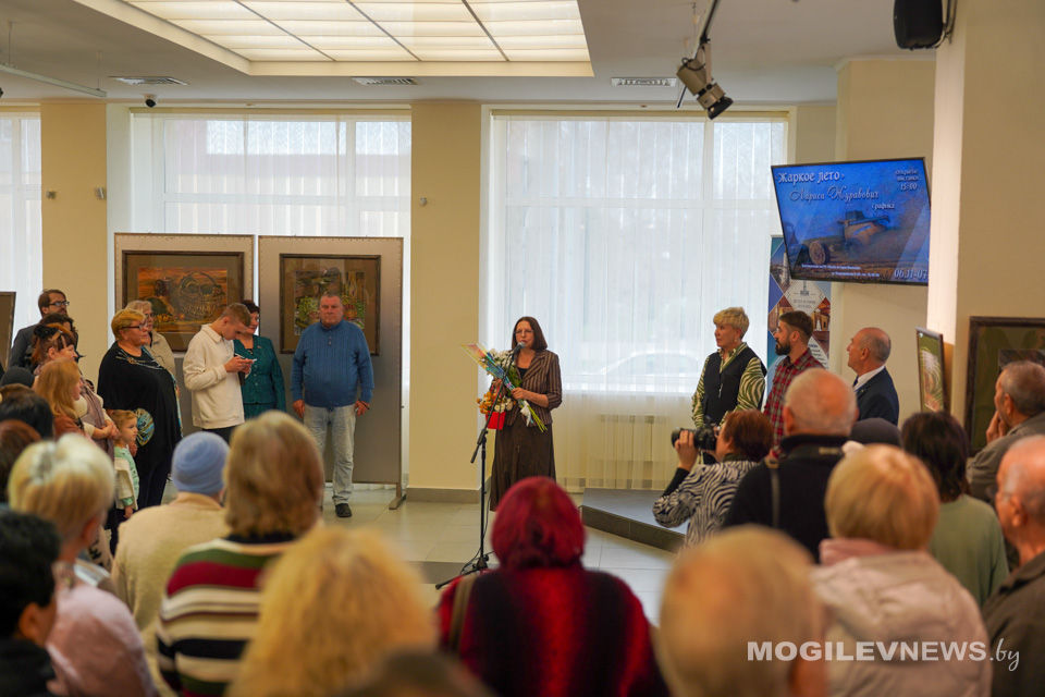 Краски «Жаркого лета»: Лариса Журавович посвятила выставку землякам и родному краю. Фото