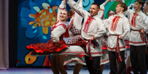 «Песнi ад сэрца»: яркие моменты концерта «Медуницы» в Могилеве — фоторепортаж