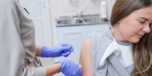 Массовая вакцинация против гриппа продолжается в Могилеве. Фото