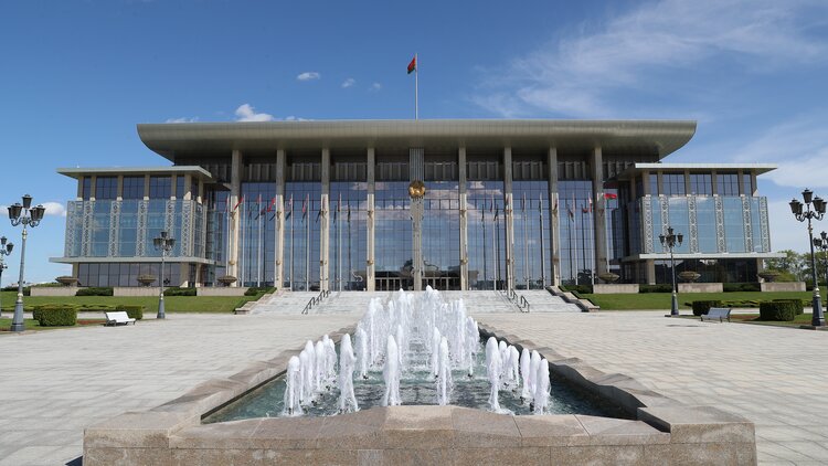 Президент утвердил план законопроектов на 2026 год: что изменится для белорусов