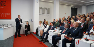 Как технологии и кадры влияют на эффективность работы, рассказали эксперты на конференции в Могилеве